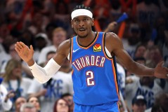 雄鹿队字母哥与约基奇2027年联手，NBA双塔组合或改写格局